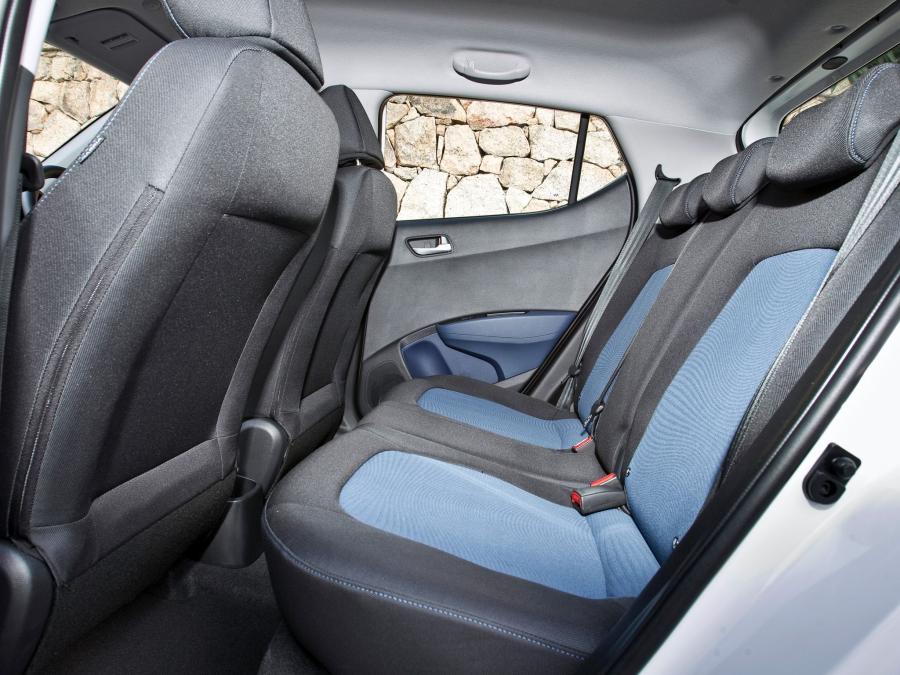  Hyundai i10 2013 года  (UK) (фото 10 из 12)